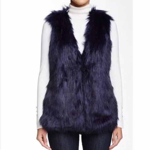 Romeo and Juliet Couture Faux Fur Vest Jacket SMALL NWT NAVY BLACK - Picture 2 of 9